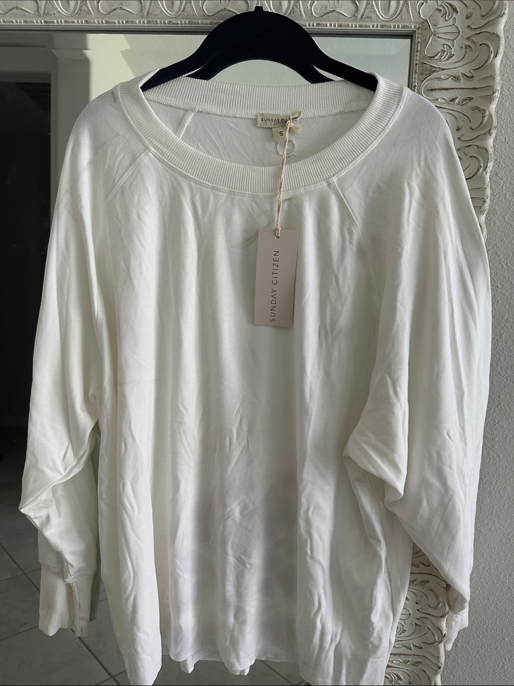 Sunday Citizen White Pullover Long-Sleeve Top